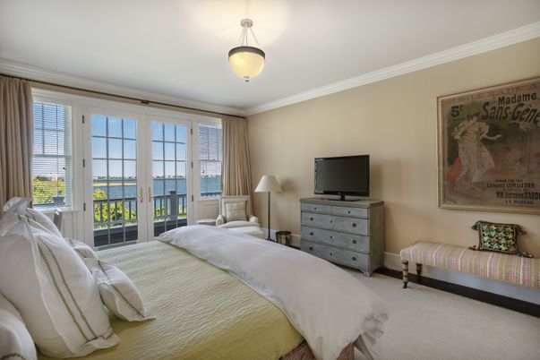 Bedroom, Interior, Water