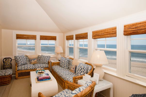 Interior, Living room, Water