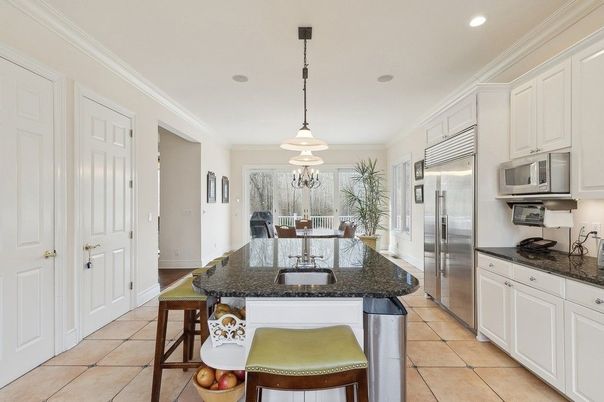 Dining room, Interior, Kitchen, Pendant Lights, Recessed Lighting, Stainless Steel Appliances