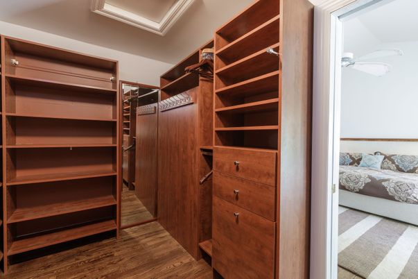 Interior, Walk-in Closets, Wood Texture Flooring