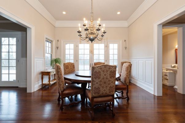 Chandelier, Dining room, Interior, Recessed Lighting, Wood Texture Flooring