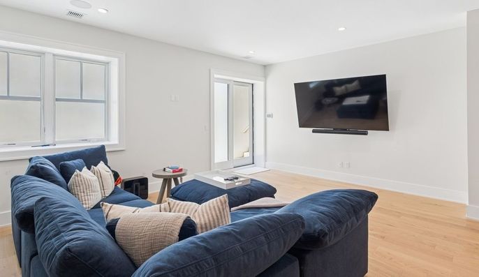 Interior, Living room, Recessed Lighting, Wood Texture Flooring