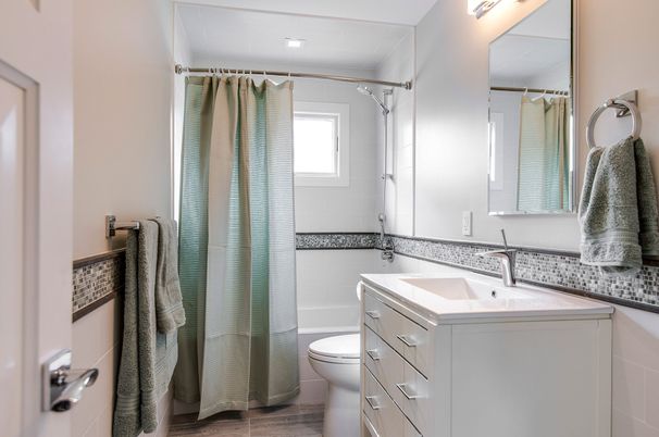 Bathroom, Interior, Recessed Lighting