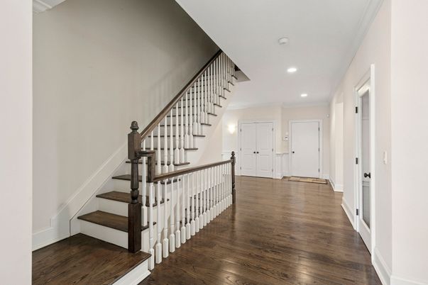 Interior, Recessed Lighting, Wood Texture Flooring