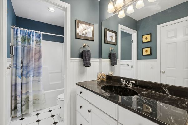 Bathroom, Interior, Recessed Lighting