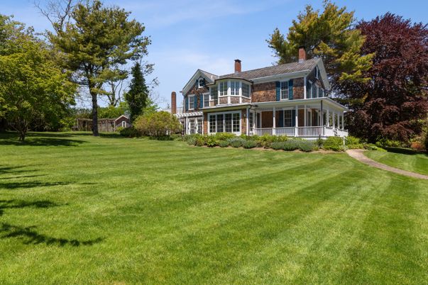 Backyard, Exterior, Facade, Queen Anne Victorian