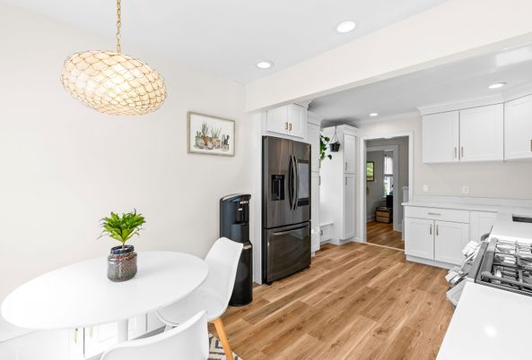 Dining room, Interior, Kitchen, Pendant Lights, Recessed Lighting, Wood Texture Flooring