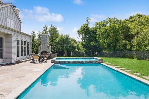 Exterior, Fireplace, Pool