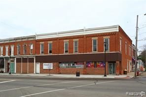 Exterior, Facade, Rowhouse