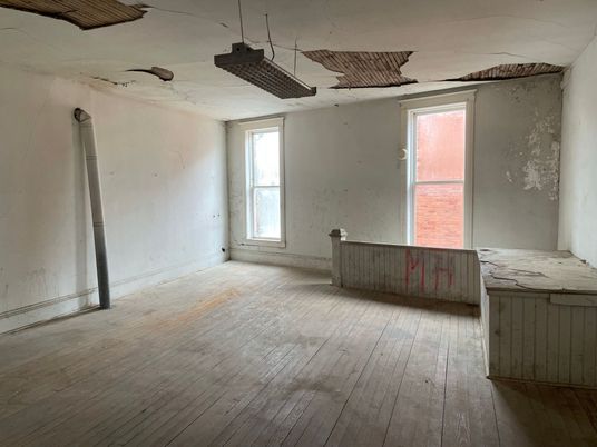 Empty room, Interior, Pendant Lights, Wood Texture Flooring