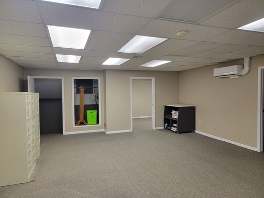 Empty room, Interior, Recessed Lighting