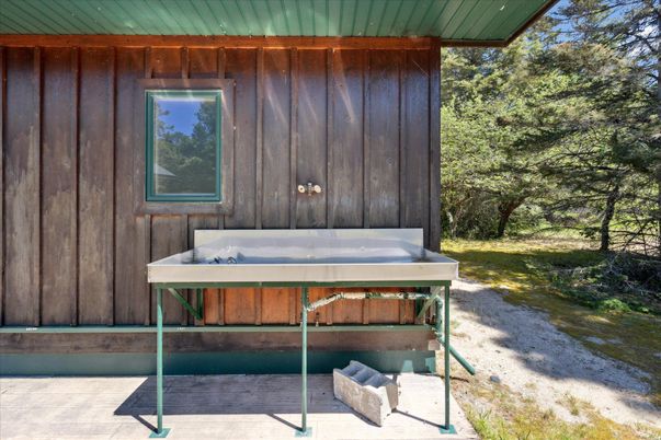 Exterior, Hot Tub