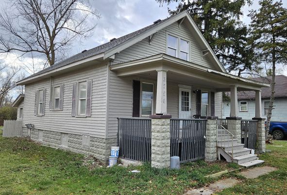Exterior, Facade, American Foursquare