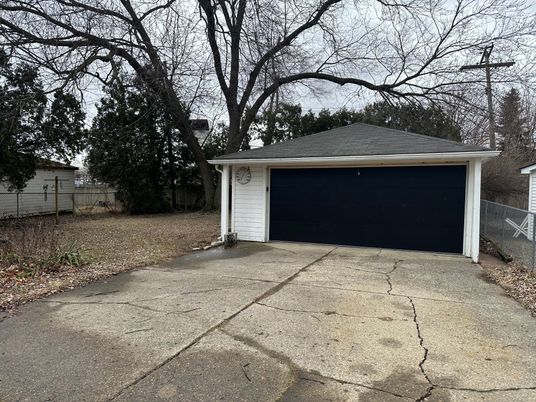 Detached Garage, Exterior
