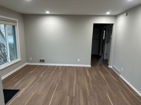Empty room, Interior, Recessed Lighting, Wood Texture Flooring