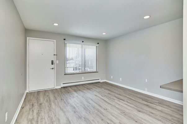 Empty room, Interior, Recessed Lighting, Wood Texture Flooring