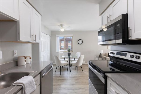 Dining room, Interior, Kitchen, Stainless Steel Appliances, Wood Texture Flooring