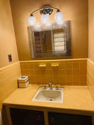 Bathroom, Interior, Tile Countertops
