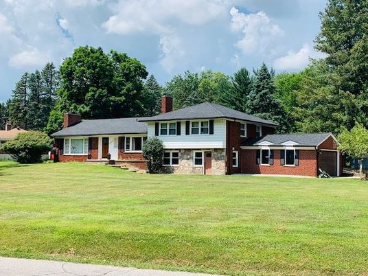 Attached, Backyard, Exterior, Facade, Brick Facade, Split Level