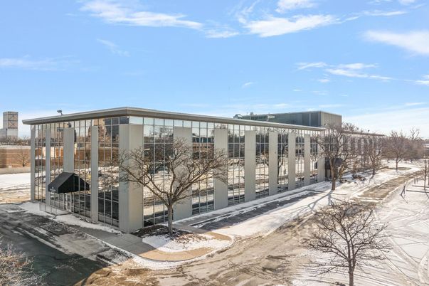 Exterior, Facade, Modern