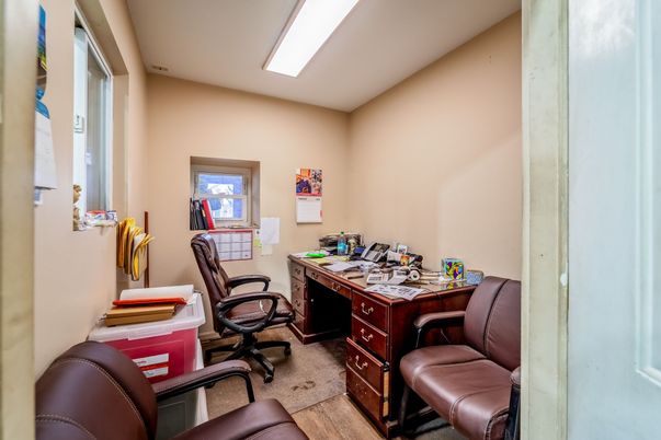 Home Office, Interior