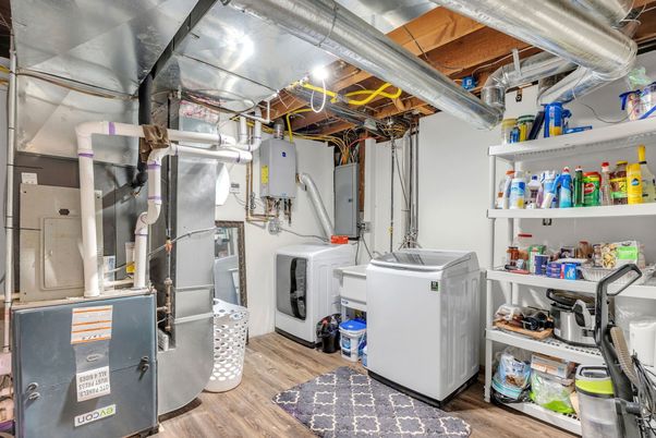 Interior, Washer, Wood Texture Flooring
