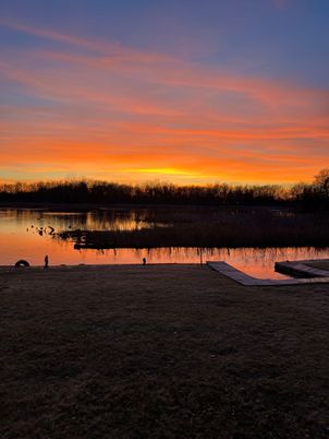 Exterior, Lake