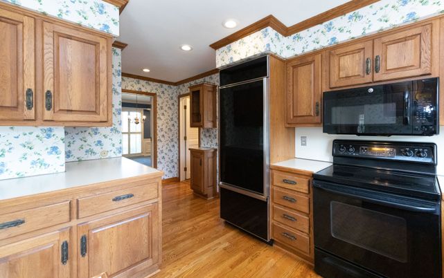 Interior, Kitchen, Recessed Lighting, Wood Texture Flooring