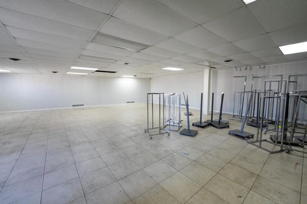 Fitness Equipment, Interior, Recessed Lighting