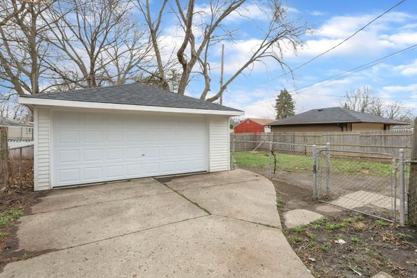 Detached Garage, Exterior