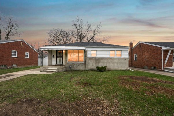 Backyard, Exterior, Facade, Brick Facade, Split Level