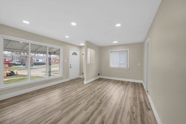 Empty room, Interior, Recessed Lighting, Wood Texture Flooring