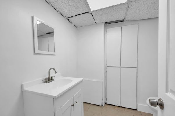 Bathroom, Interior