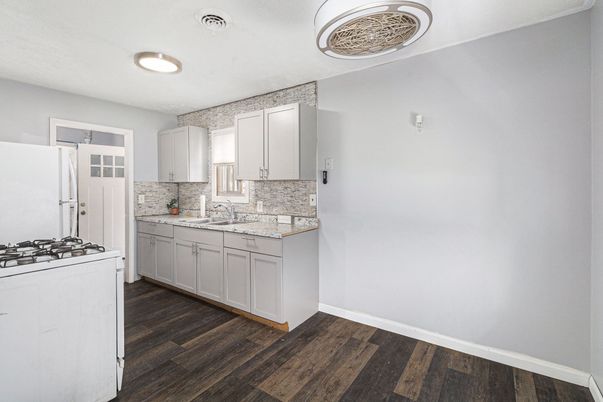 Interior, Kitchen, Recessed Lighting, Wood Texture Flooring