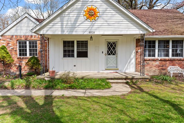 Exterior, Facade, Brick Facade, Ranch