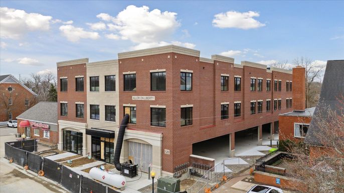 Exterior, Facade, Brick Facade, Rowhouse