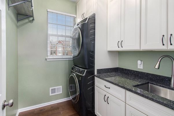 Interior, Washer, Wood Texture Flooring
