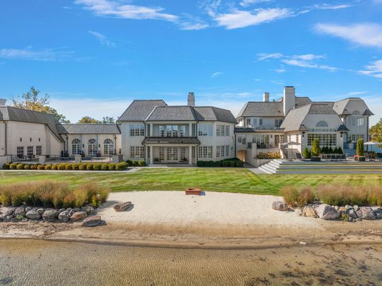 Backyard, Exterior, Facade, French Provincial