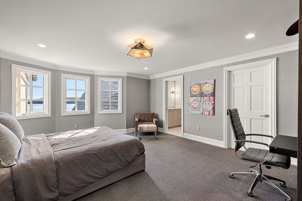 Bedroom, Home Office, Interior, Recessed Lighting, Water