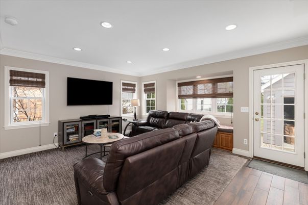 Interior, Living room, Recessed Lighting, Wood Texture Flooring