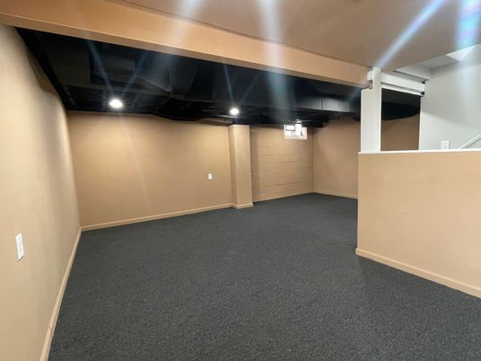 Empty room, Interior, Recessed Lighting