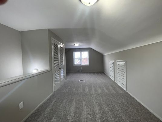 Empty room, Interior