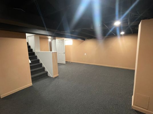 Empty room, Interior, Recessed Lighting