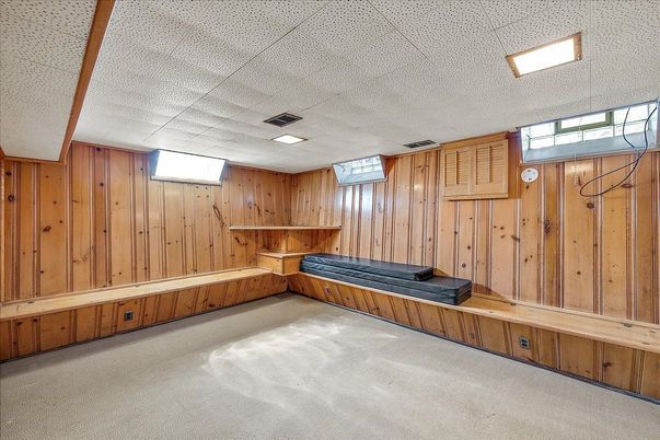 Empty room, Interior, Recessed Lighting, Wooden Walls