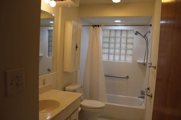 Bathroom, Interior, Recessed Lighting