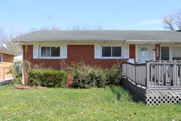 Exterior, Facade, Brick Facade, Split Level