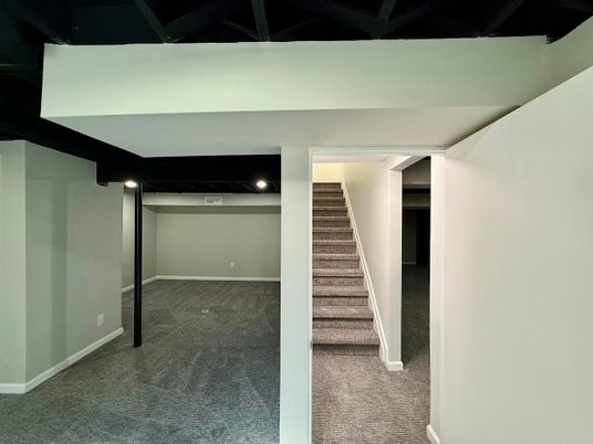 Empty room, Interior, Recessed Lighting