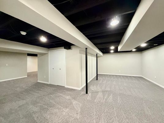 Empty room, Interior, Recessed Lighting