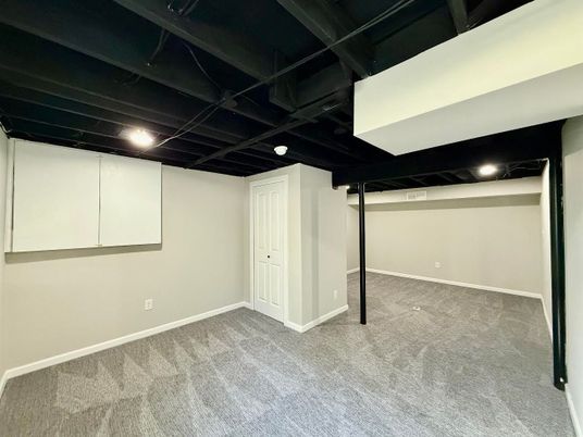 Empty room, Interior, Recessed Lighting