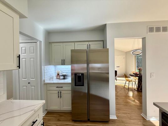 Dining room, Interior, Kitchen, Pendant Lights, Stainless Steel Appliances, Wood Texture Flooring